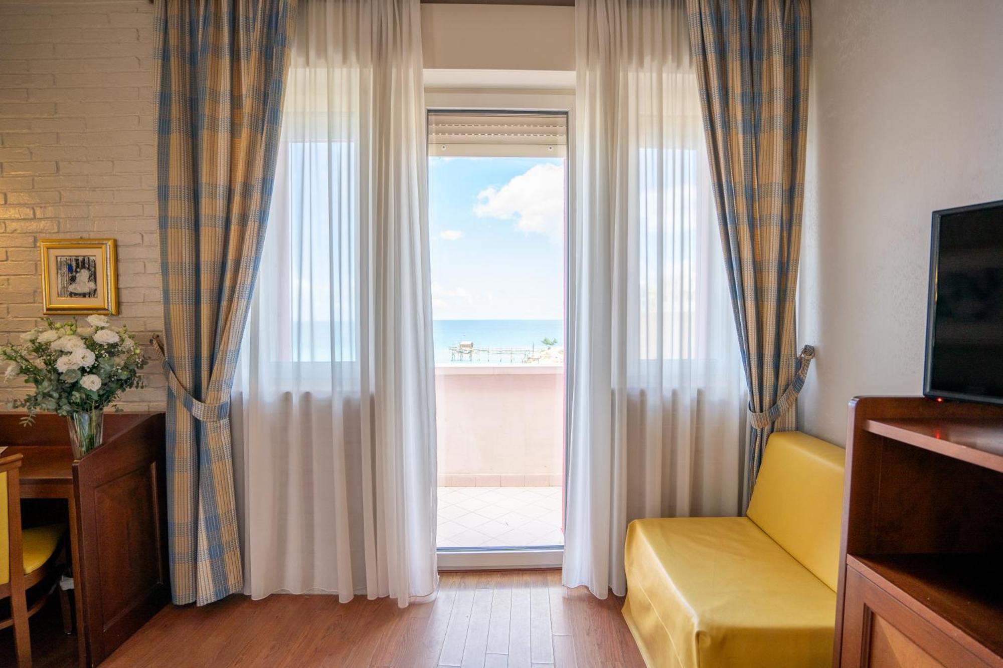 Hotel Santa Lucia Termoli Exterior foto